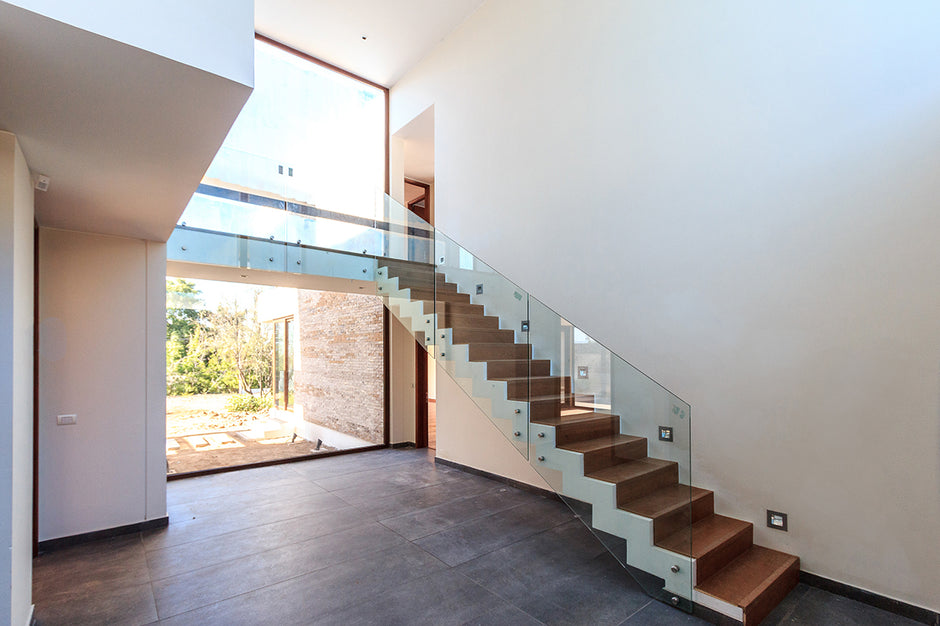 Innovative Ideas for Designing a Beautiful Glass Balustrade