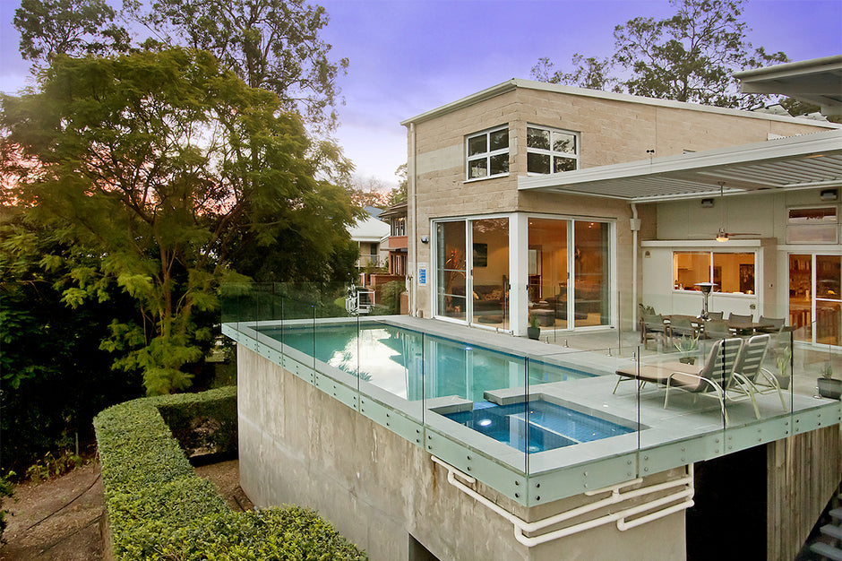 5 Things to Consider Before Choosing a Glass Pool Fence