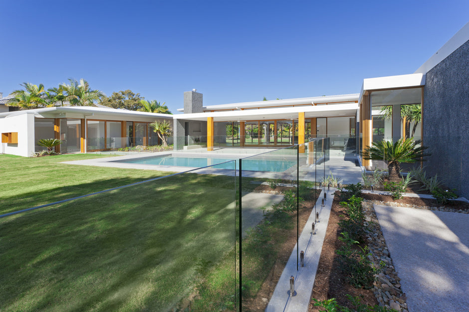 A Guide to Frameless Pool Glass Fencing
